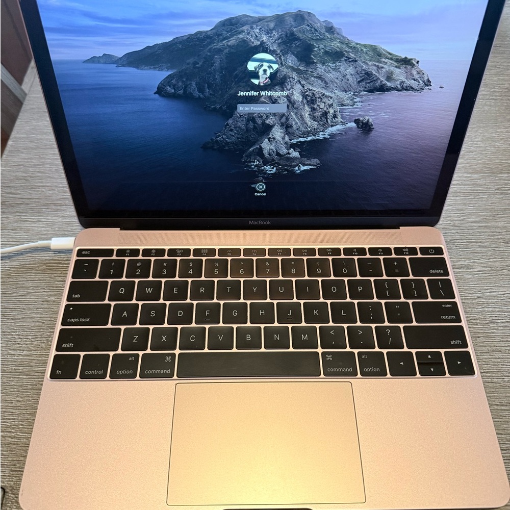 Apple MacBook - Rose Pink - Picture 2 of 13